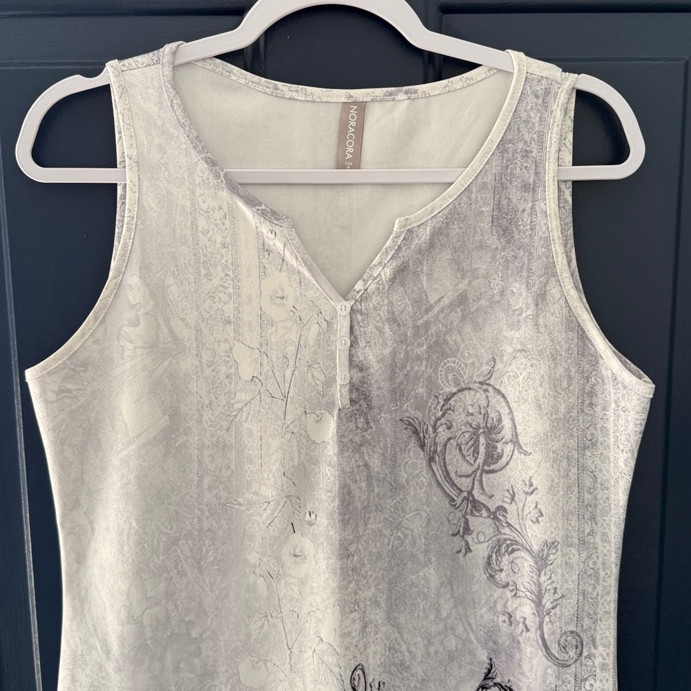 Noracora Sleeveless White and Navy Floral Casual Dress - Size Medium - Picture 2 of 9